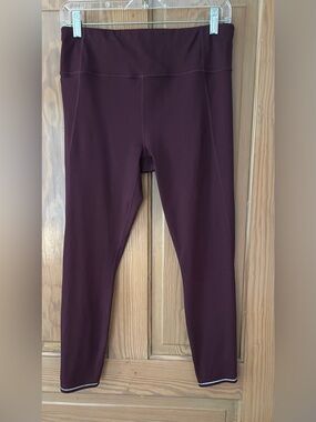 Athleta Run Free 7/8 Tight, Maroon, Medium